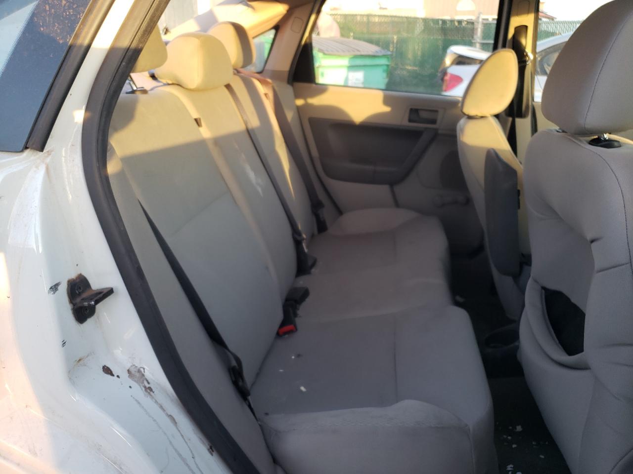 Photo 6 from auction – 2010 FORD FOCUS S with VIN 1FAHP3EN8AW141469