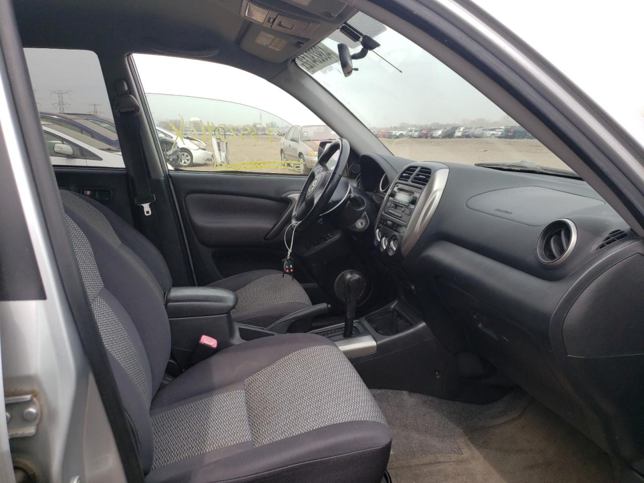 Photo 5 from auction – 2004 TOYOTA RAV4 with VIN JTEHD20V946004383