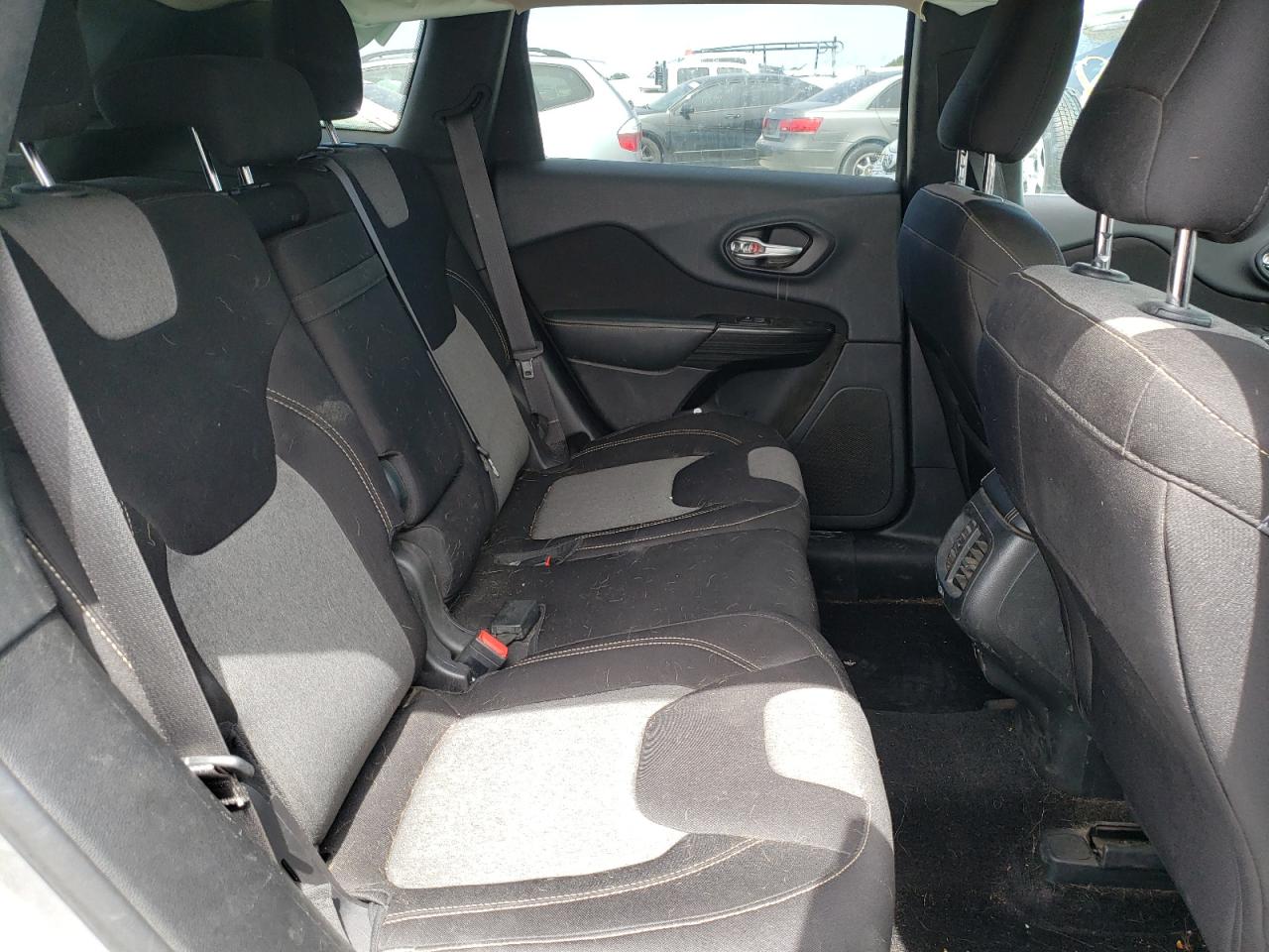 Photo 6 from auction – 2014 JEEP CHEROKEE L with VIN 1C4PJMCB2EW301194