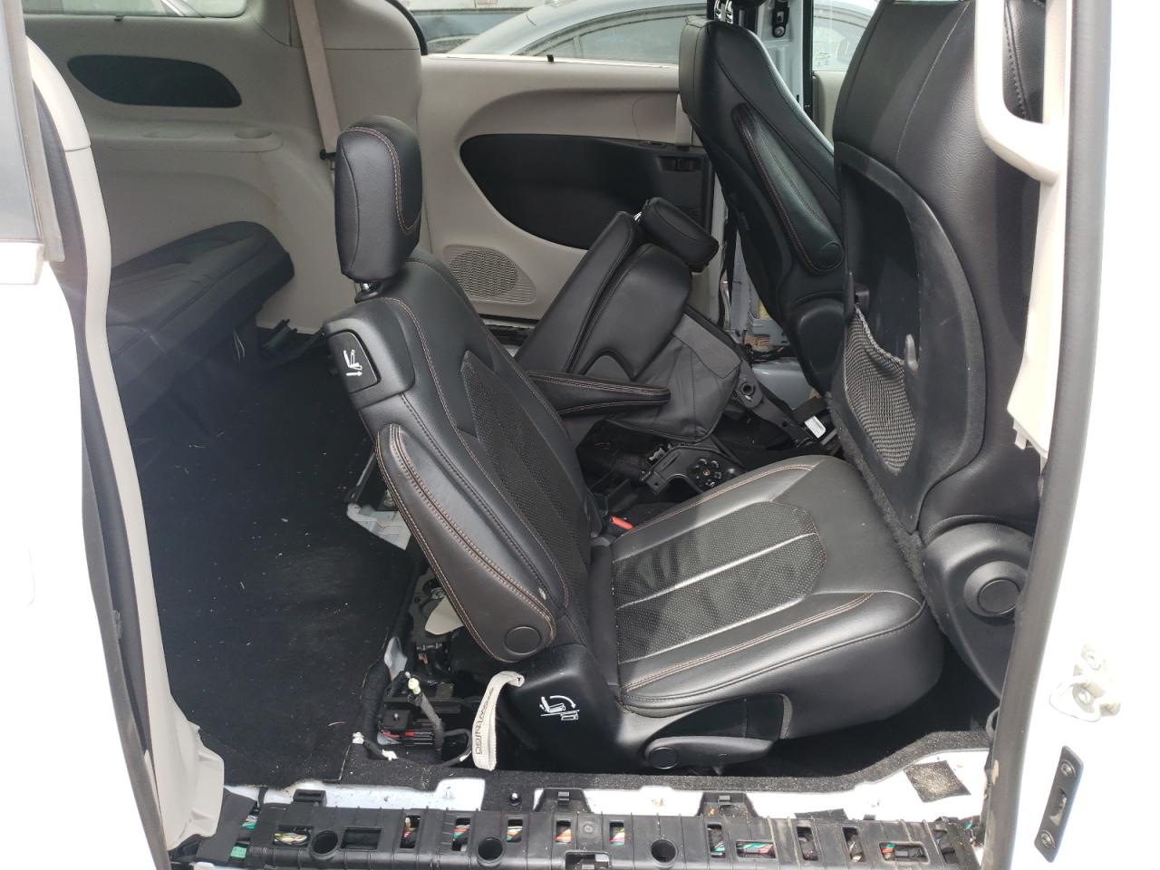 Photo 6 from auction – 2018 CHRYSLER PACIFICA T with VIN 2C4RC1BG0JR120712