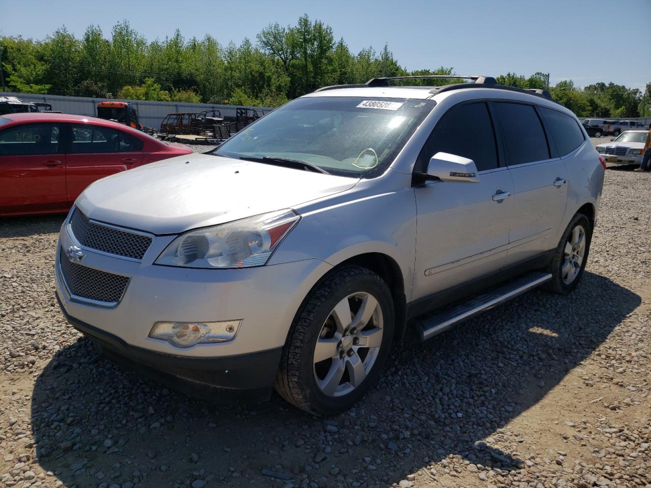 Photo 2 from auction – 2010 CHEVROLET TRAVERSE L with VIN 1GNLRHED8AS155809
