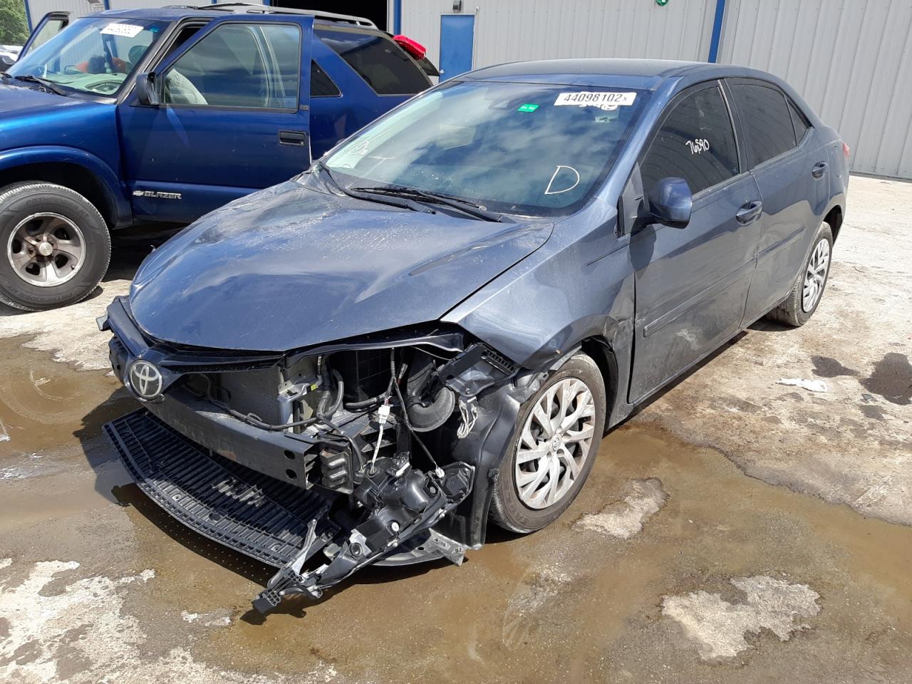 Photo 2 from auction – 2018 TOYOTA COROLLA L with VIN 5YFBURHE3JP796784