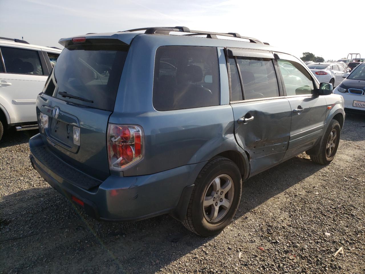 Photo 4 from auction – 2006 HONDA PILOT EX with VIN 2HKYF18536H520275