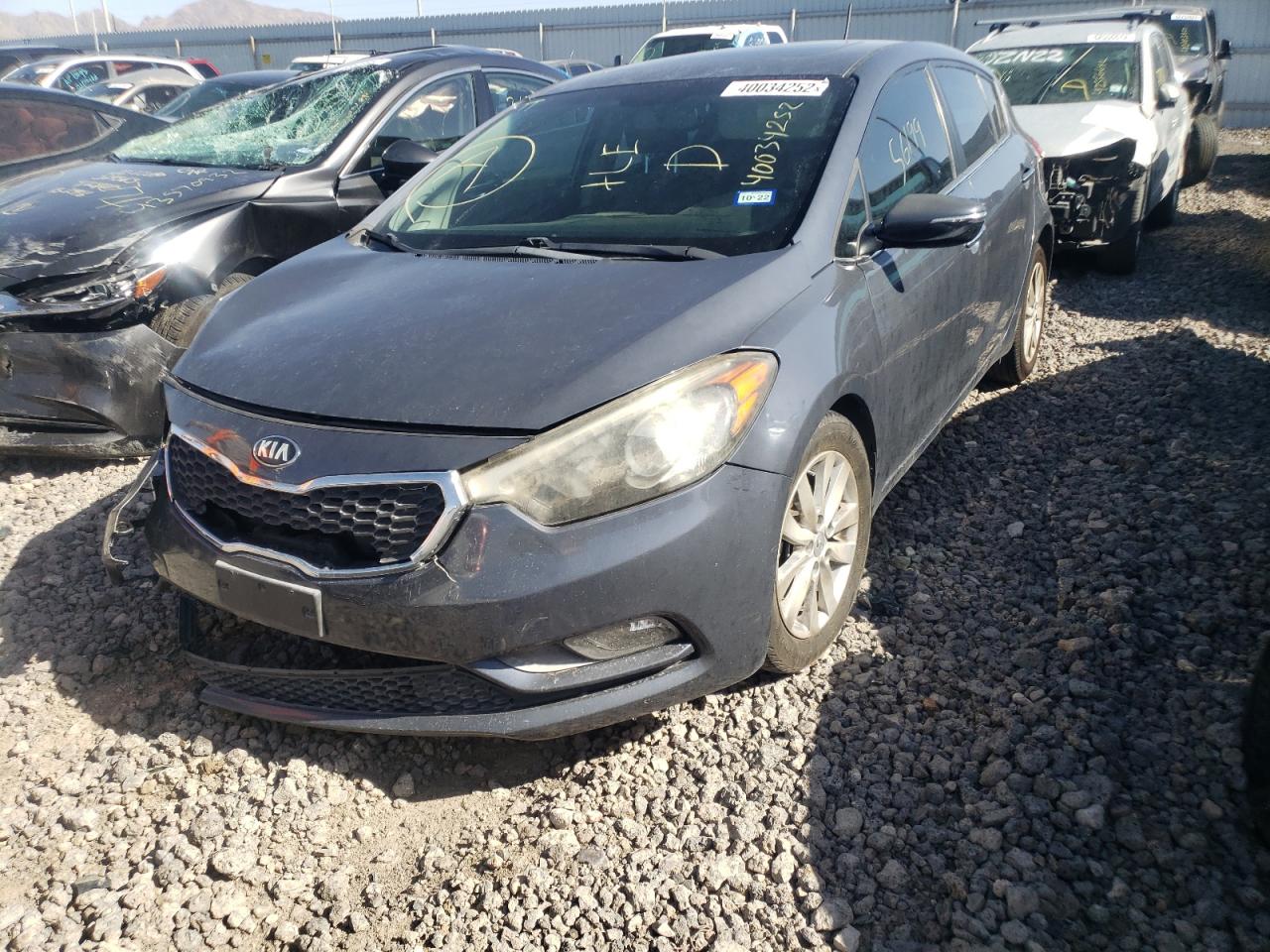 Foto 2 de la subasta – 2015 KIA FORTE EX con VIN KNAFX5A84F5335830