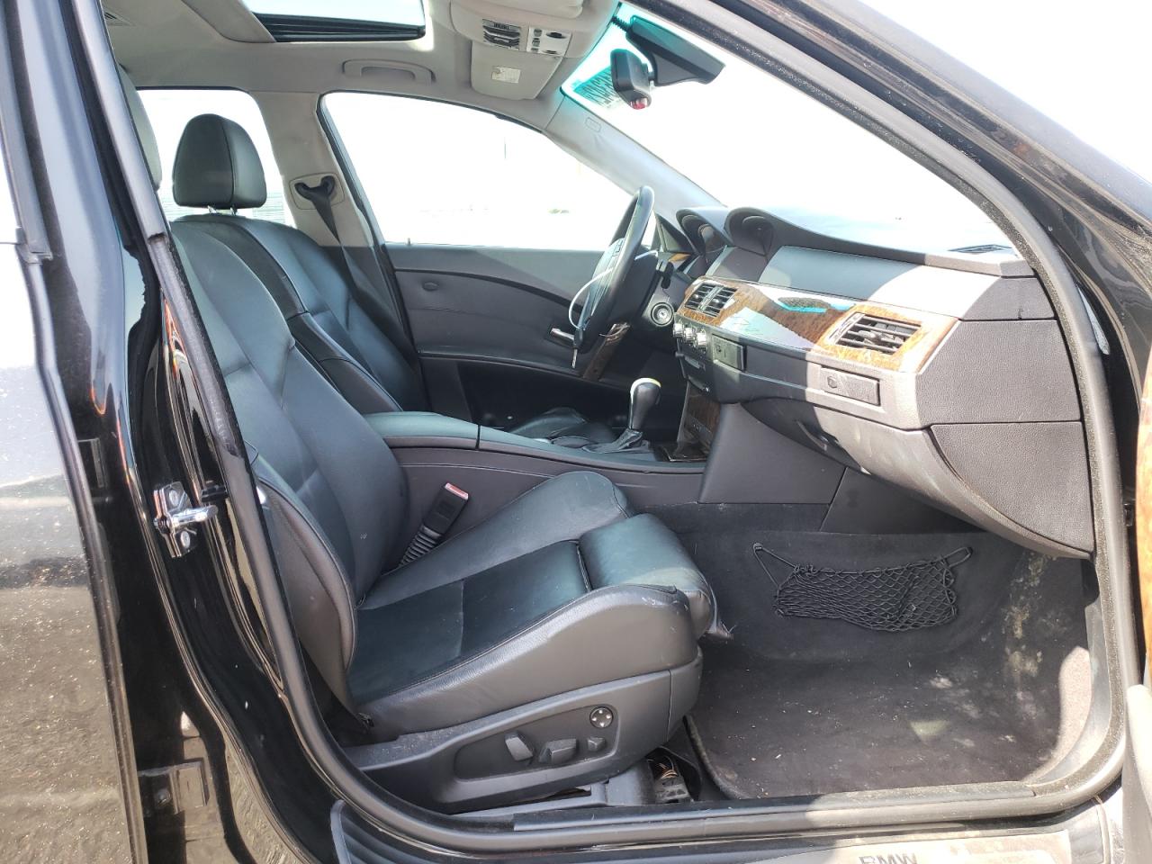 Photo 5 from auction – 2005 BMW 545 I with VIN WBANB335X5CN67893