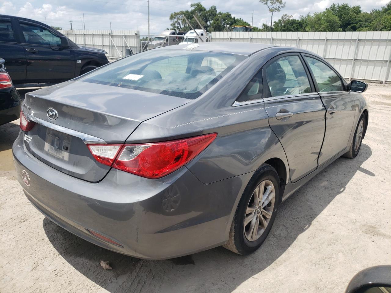 Photo 4 from auction – 2013 HYUNDAI SONATA GLS with VIN 5NPEB4AC7DH764405