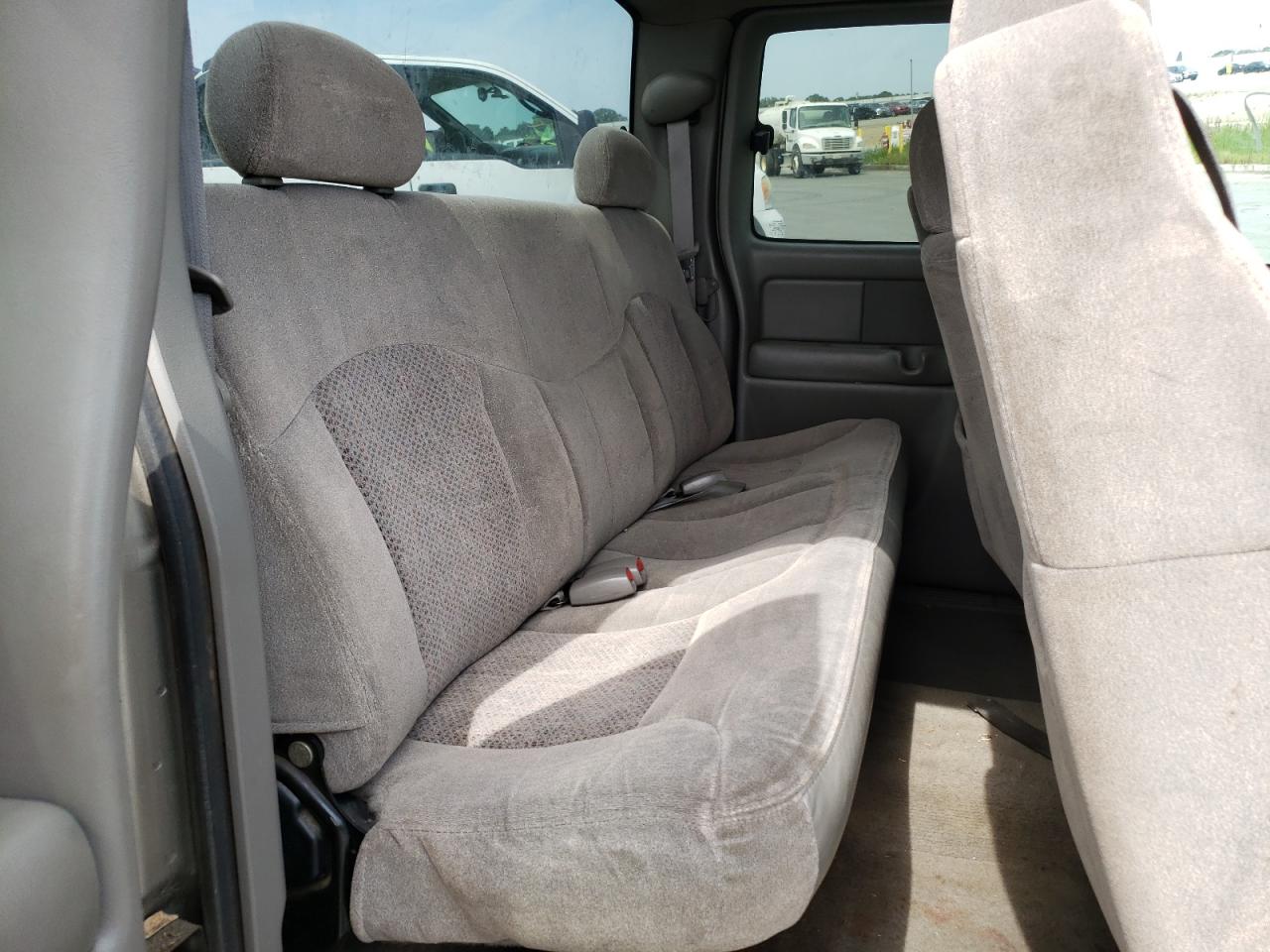 Фото 6 с аукциона – 2000 CHEVROLET SILVRDO LT с VIN 1GCEC19V6YZ287871