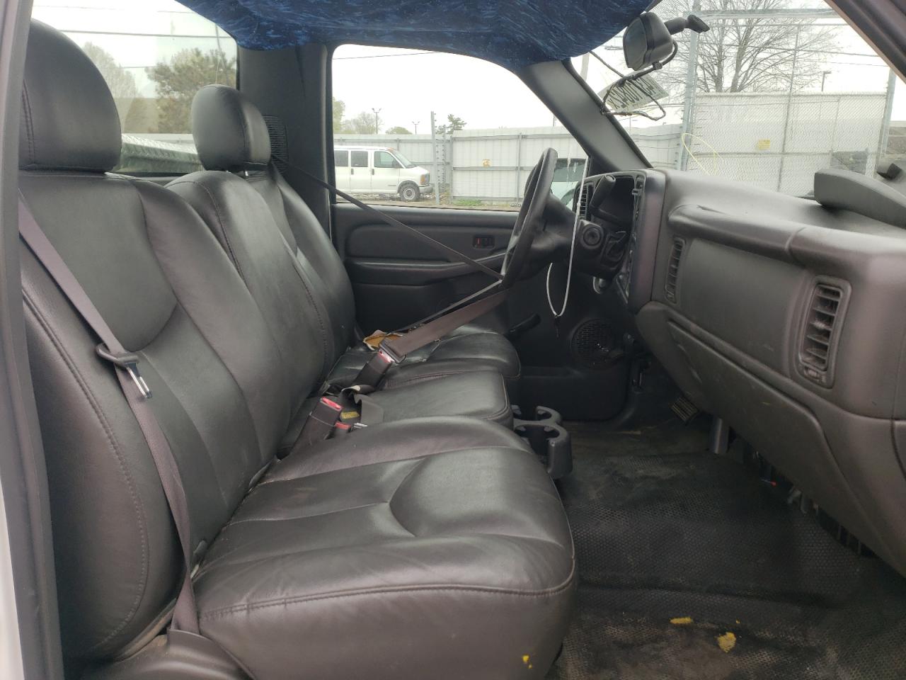 Photo 5 from auction – 2004 CHEVROLET SILVERADO with VIN 1GCEC14X64Z310763