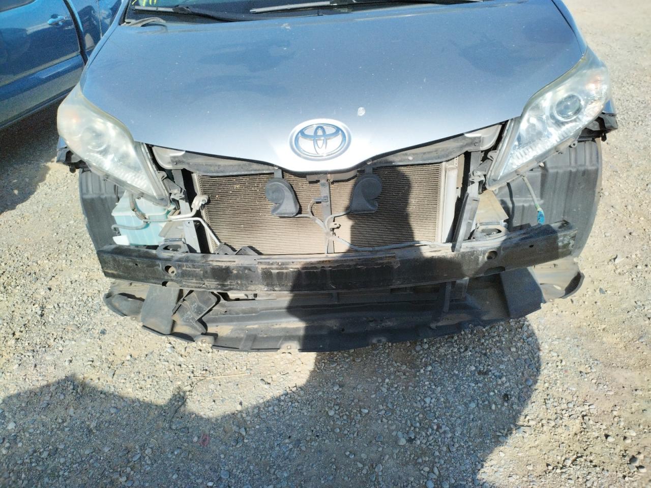 Photo 9 from auction – 2011 TOYOTA SIENNA LE with VIN 5TDKK3DC2BS014104