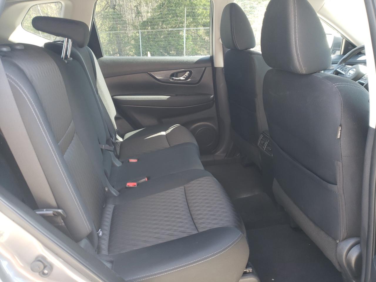 Photo 6 from auction – 2019 NISSAN ROGUE S with VIN KNMAT2MV2KP547214