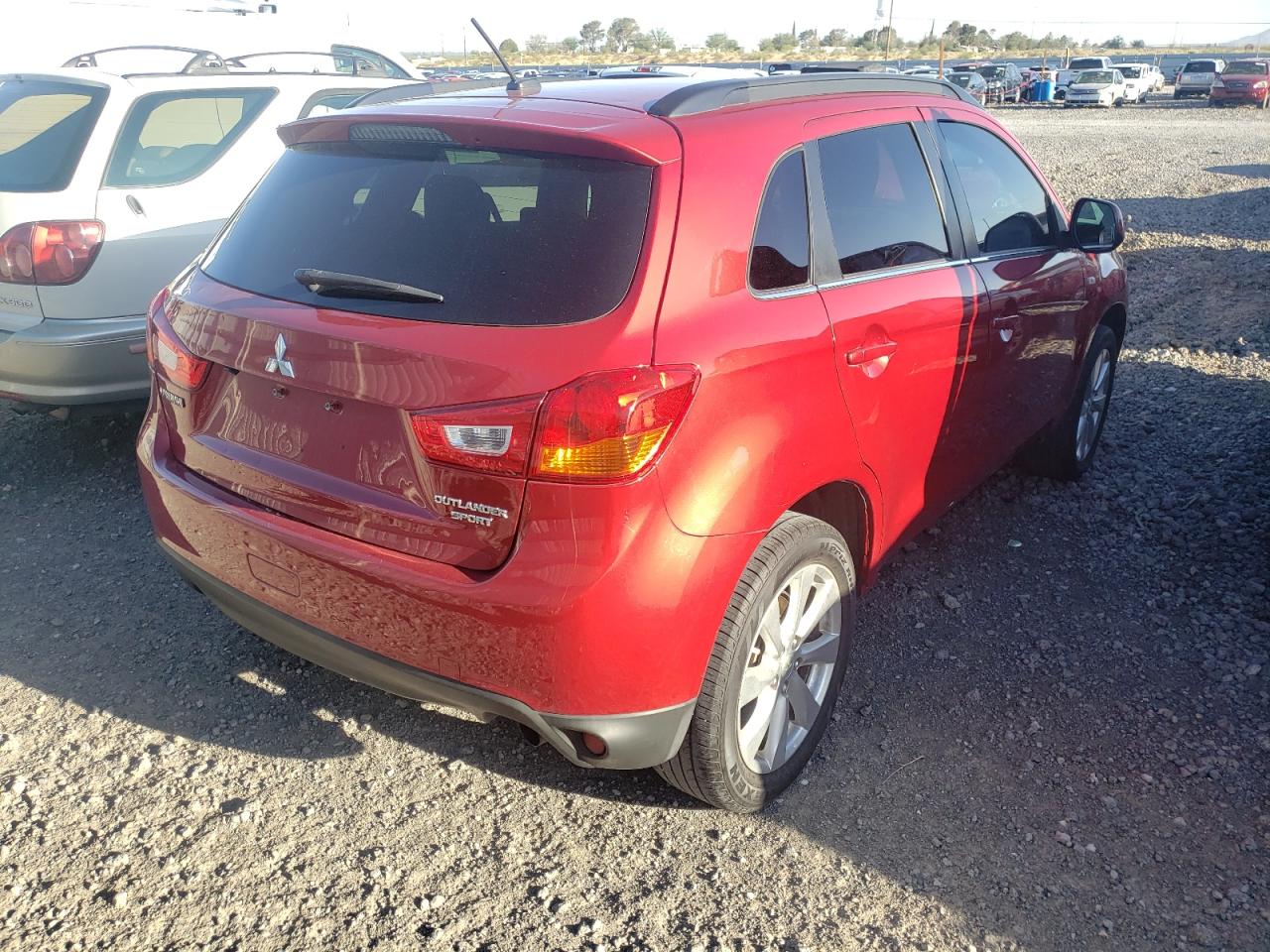 Photo 4 from auction – 2015 MITSUBISHI OUTLANDER with VIN 4A4AP4AU1FE005401