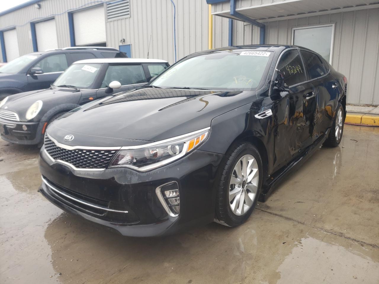 Photo 2 from auction – 2018 KIA OPTIMA LX with VIN 5XXGT4L37JG237586