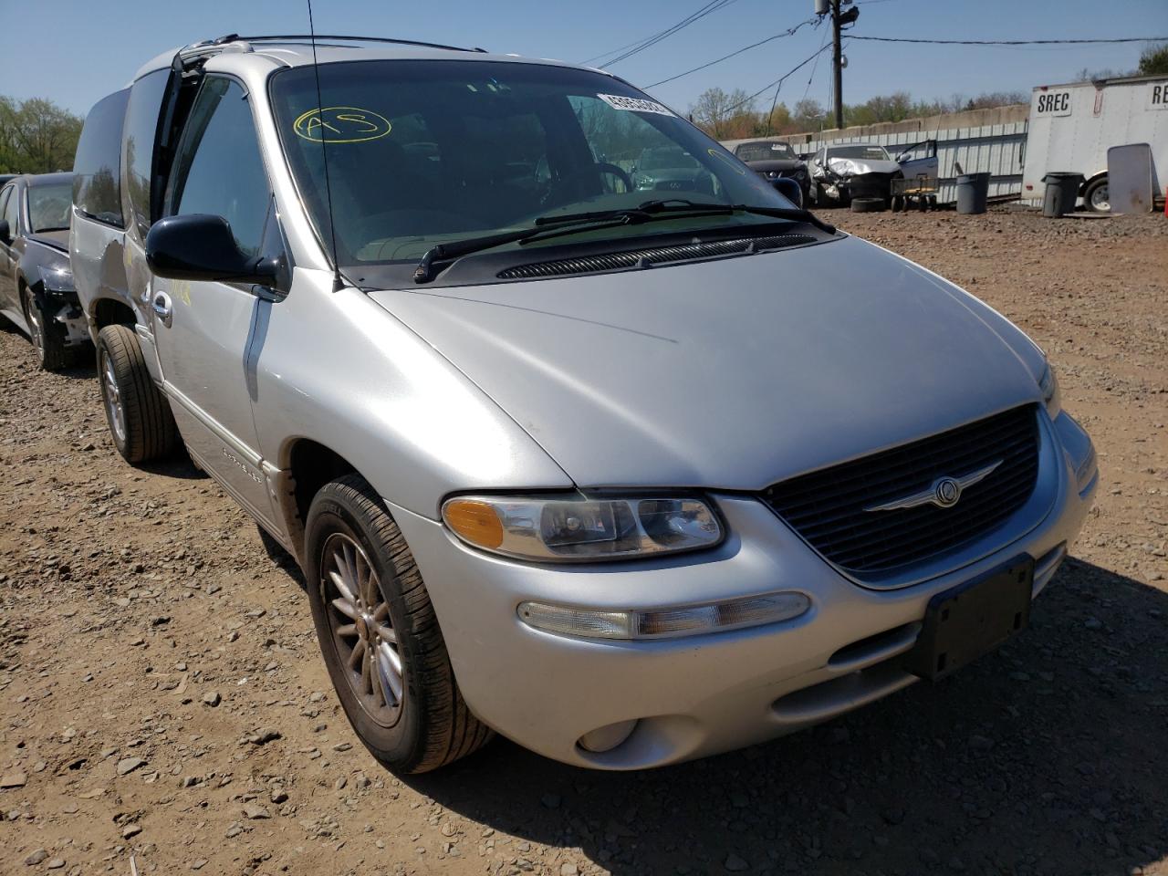 Photo 1 from auction – 2000 CHRYSLER TOWN & COU with VIN 1C4GP64L4YB626684
