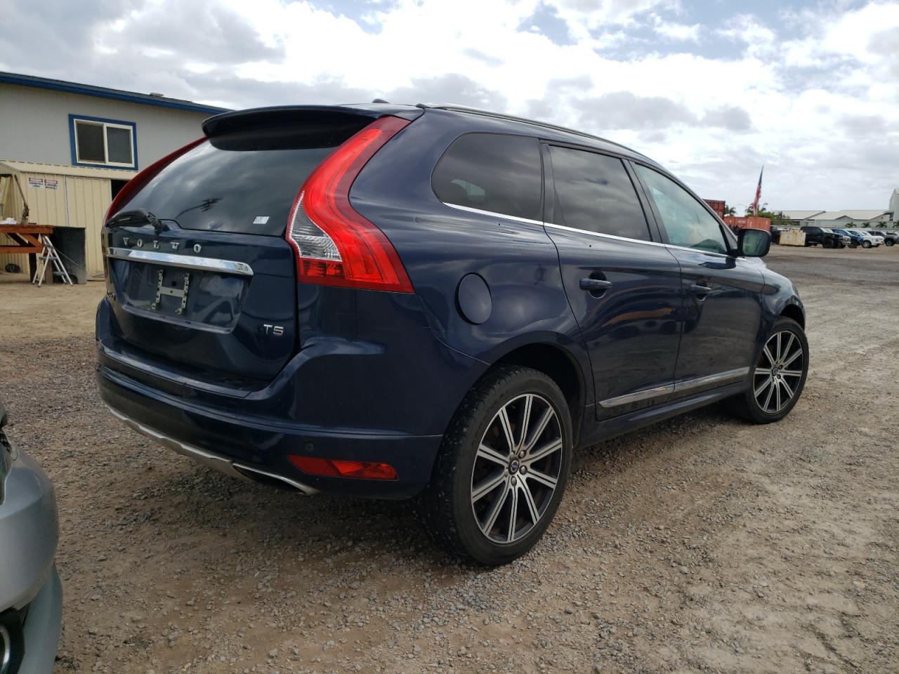 Photo 4 from auction – 2015 VOLVO XC60 T5 PR with VIN YV440MDKXF2720372