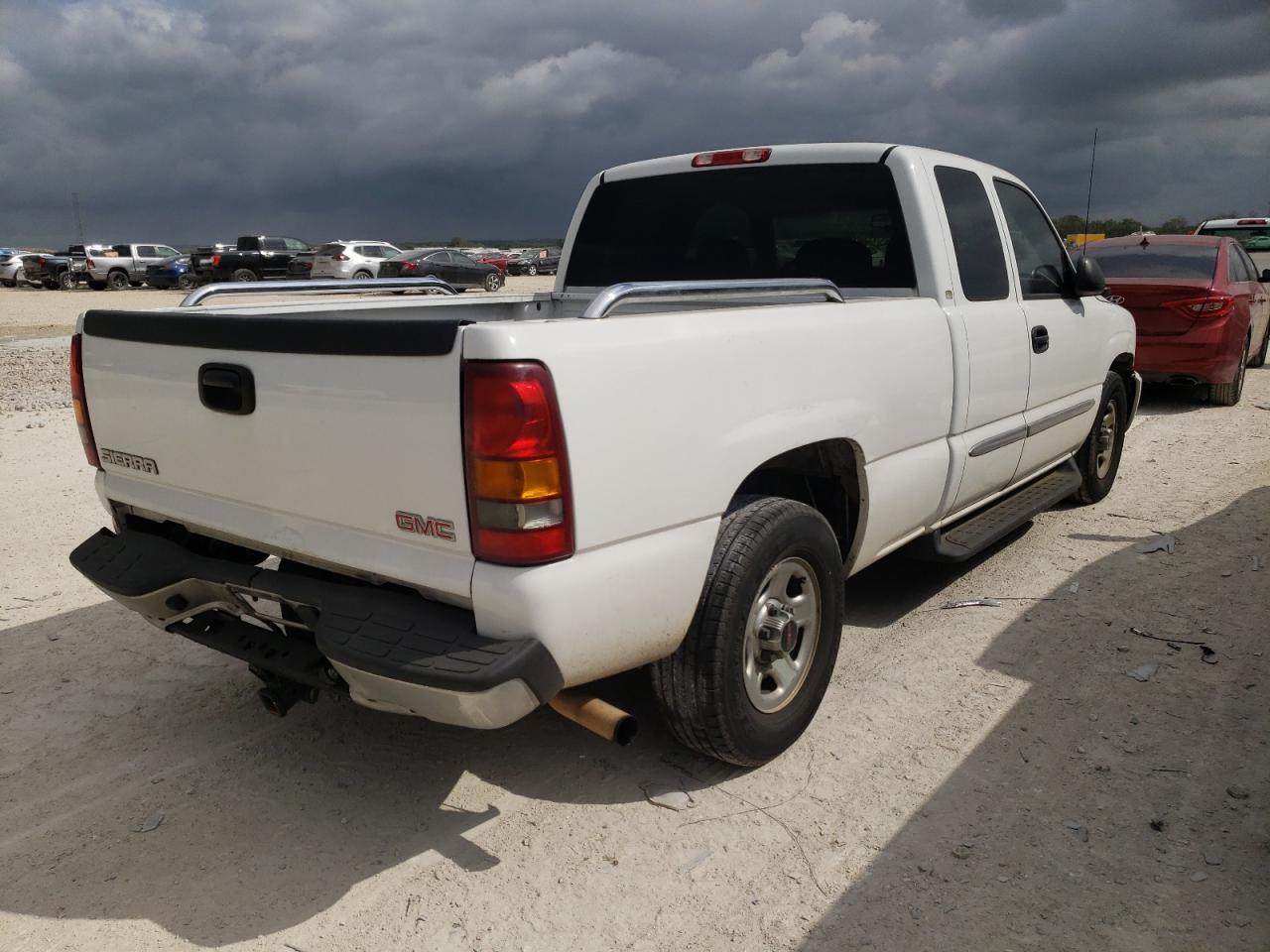 Photo 4 from auction – 2003 GMC NEW SIERRA with VIN 2GTEC19V831344217