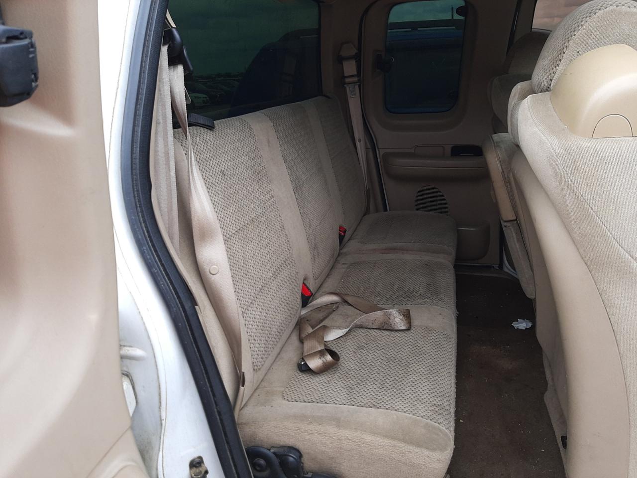Photo 6 from auction – 2001 FORD F150 with VIN 1FTRX07W41KA56445