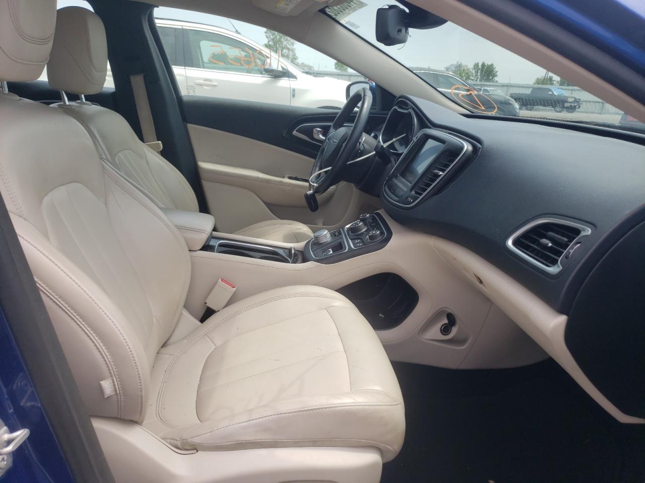 Photo 5 from auction – 2015 CHRYSLER 200 C with VIN 1C3CCCCG5FN572521