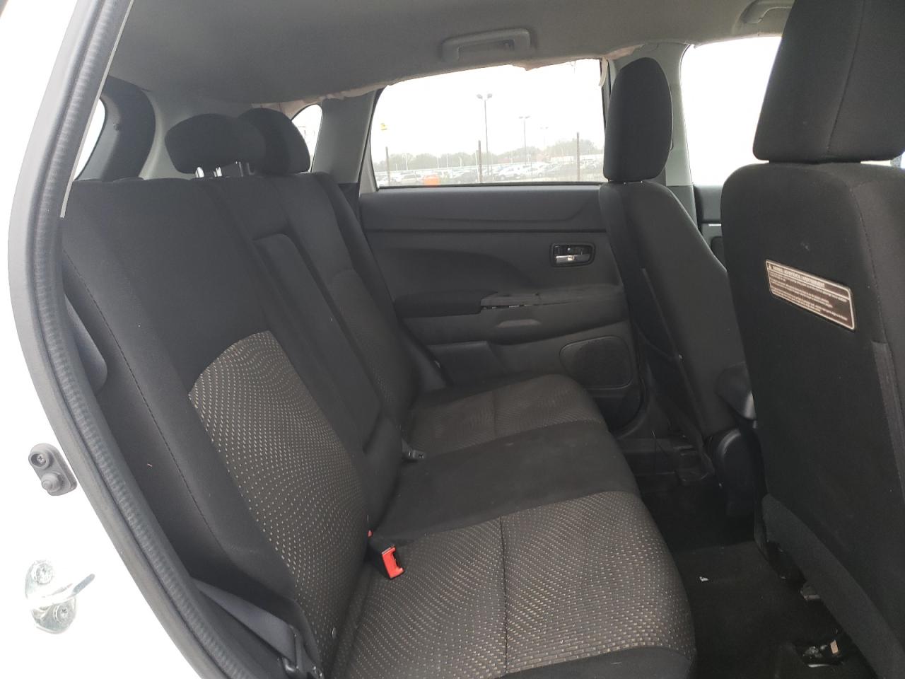 Photo 6 from auction – 2016 MITSUBISHI OUTLANDER with VIN JA4AR3AU0GZ045825