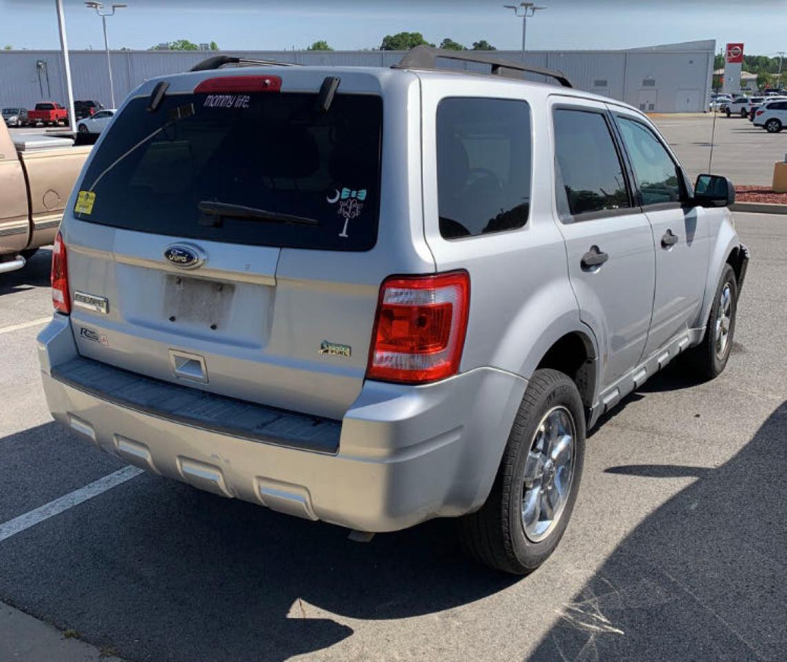 Photo 4 from auction – 2011 FORD ESCAPE XLT with VIN 1FMCU0DG4BKA66143
