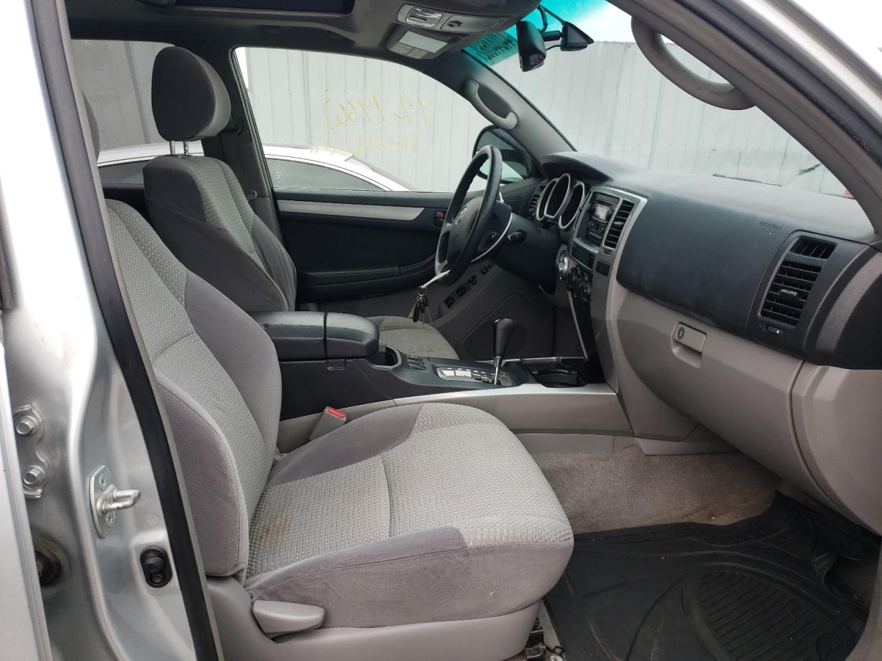 Photo 5 from auction – 2003 TOYOTA 4RUNNER SR with VIN JTEBU14R830014224