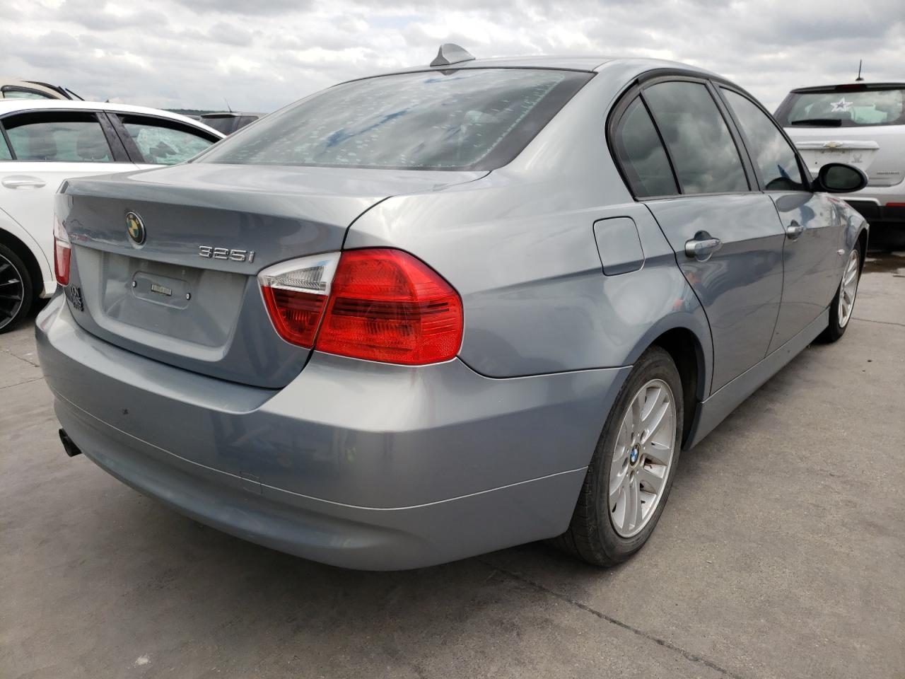 Photo 4 from auction – 2006 BMW 325 I with VIN WBAVB13576KX42144