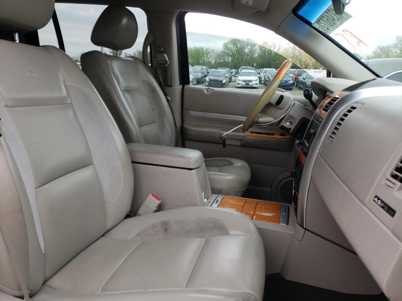 Photo 5 from auction – 2007 CHRYSLER ASPEN LIMI with VIN 1A8HW58277F556181