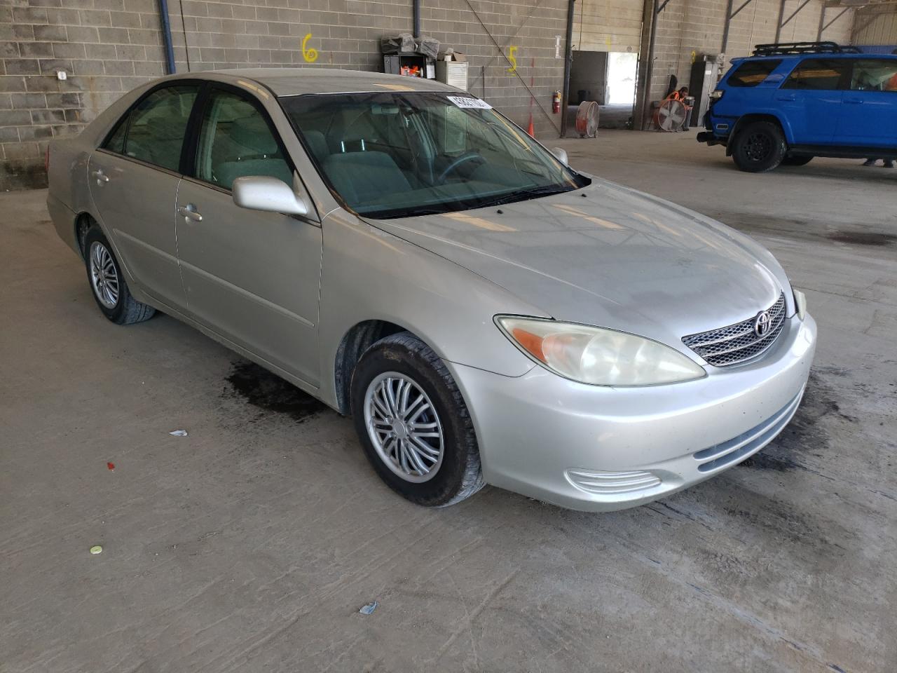 TOYOTA CAMRY LE 2003 with VIN 4T1BE32K23U680972 - Photo from auction