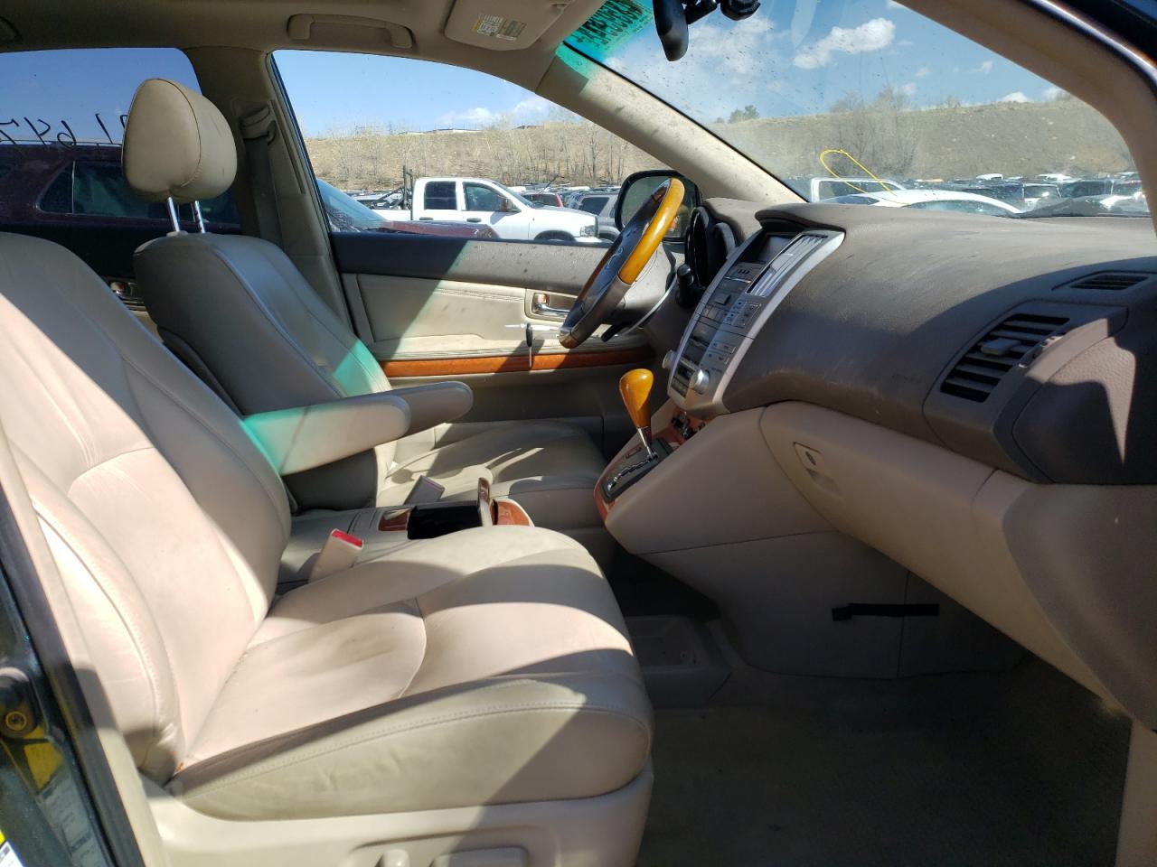 Photo 5 from auction – 2004 LEXUS RX 330 with VIN JTJHA31U040068109