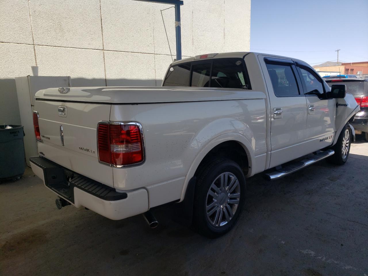 Photo 4 from auction – 2007 LINCOLN MARK LT with VIN 5LTPW18547FJ08158