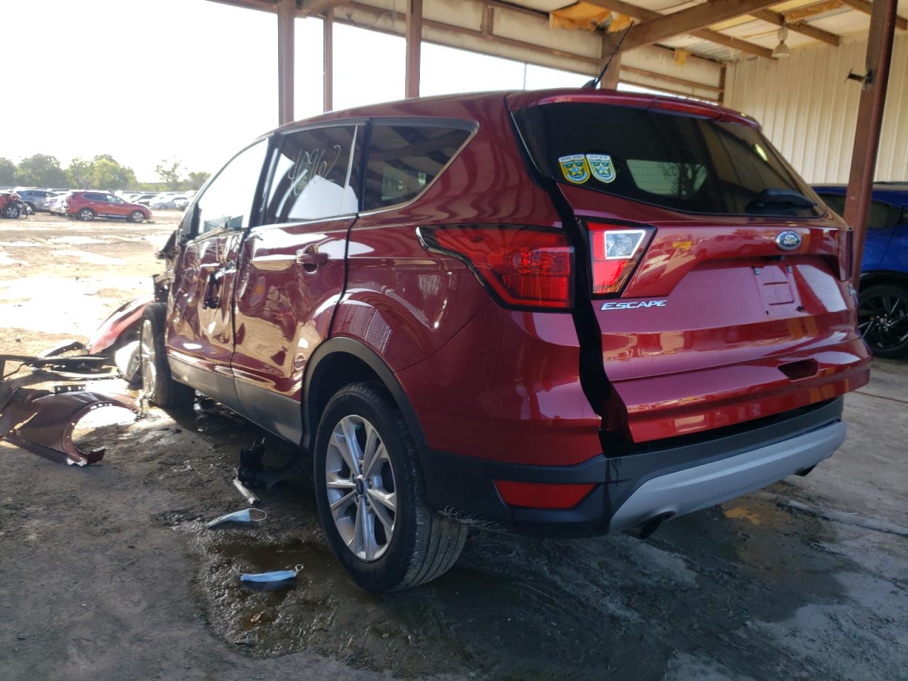 Photo 3 from auction – 2019 FORD ESCAPE SE with VIN 1FMCU0GD2KUB48099