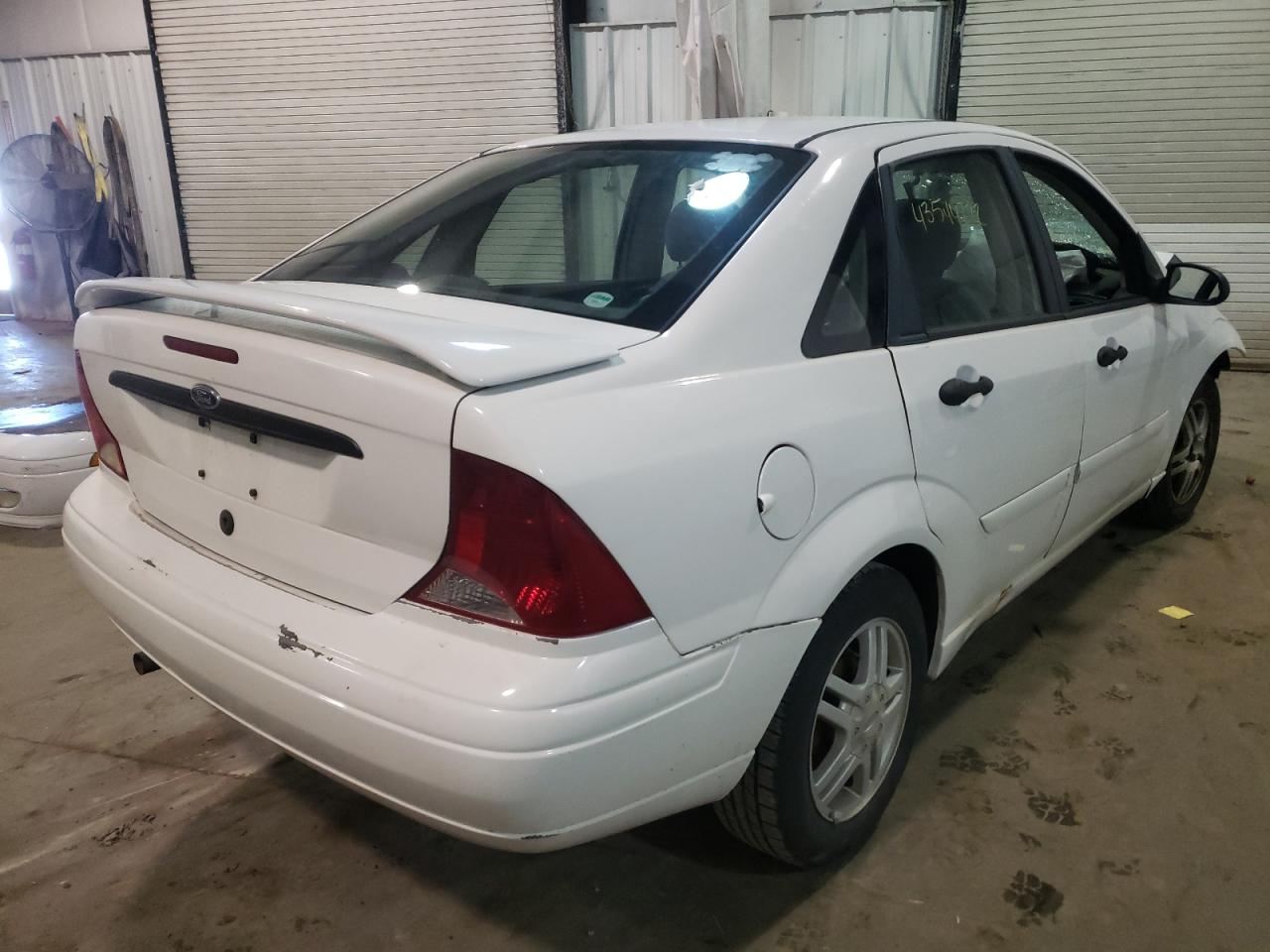 Photo 4 from auction – 2000 FORD FOCUS SE with VIN 1FAFP3434YW309917