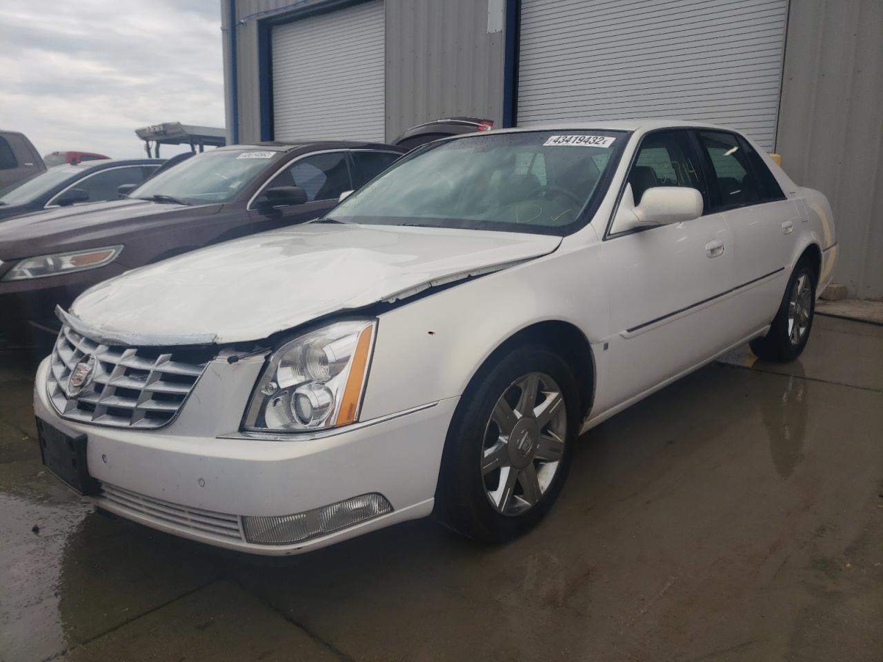 Photo 2 from auction – 2006 CADILLAC DTS with VIN 1G6KD57Y16U109433