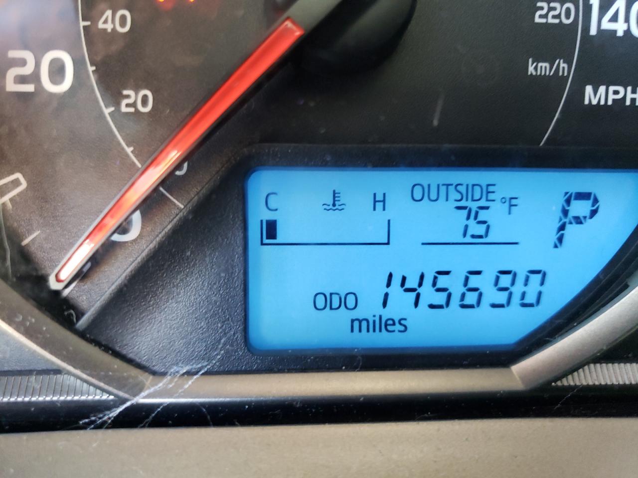 Photo 8 from auction – 2014 TOYOTA RAV4 LE with VIN JTMZFREV0ED038150