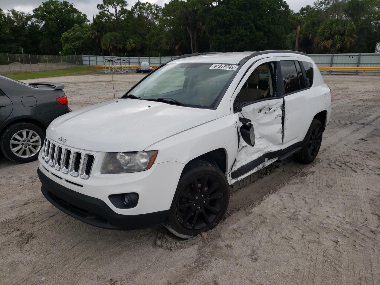 Photo 2 from auction – 2012 JEEP COMPASS LA with VIN 1C4NJCEB0CD704419