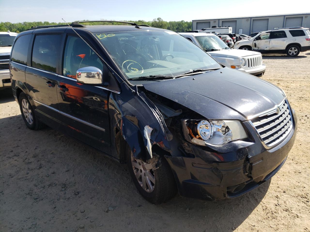 Photo 1 from auction – 2010 CHRYSLER TOWN & COU with VIN 2A4RR5D11AR188123