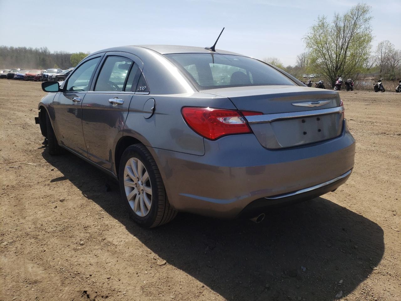 Photo 3 from auction – 2013 CHRYSLER 200 LIMITE with VIN 1C3CCBCG7DN601301