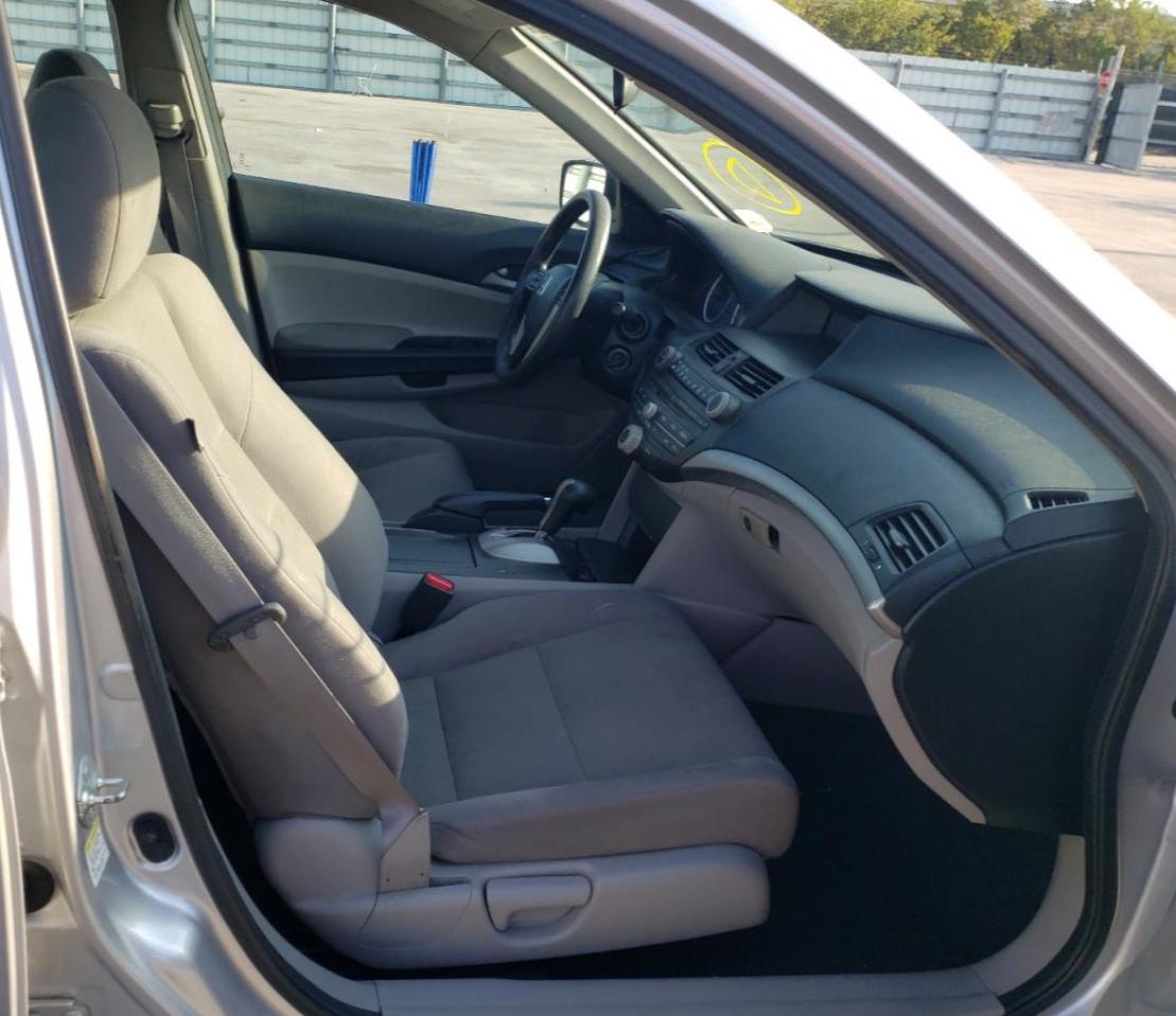 Photo 5 from auction – 2011 HONDA ACCORD LX with VIN 1HGCP2F32BA027883