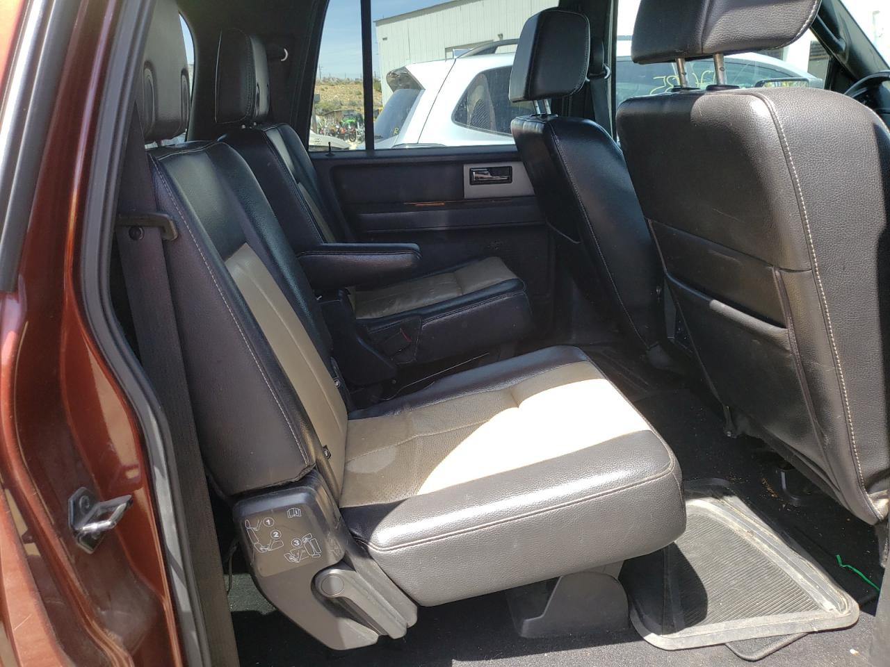 صورة رقم 6 من المزاد - 2007 FORD EXPEDITION مع VIN 1FMFK18577LA53194