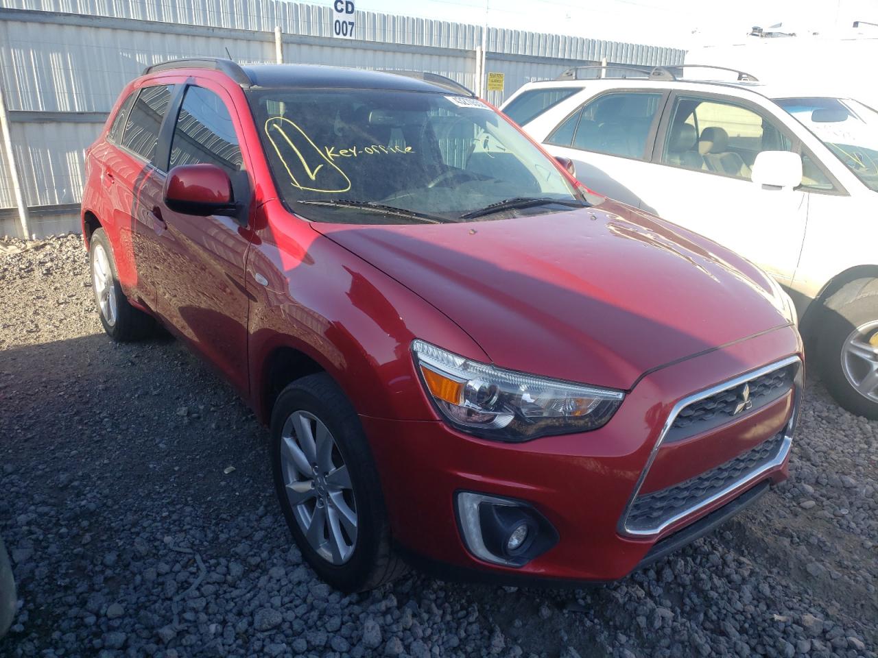 MITSUBISHI OUTLANDER 2015 with VIN 4A4AP4AU1FE005401 - Photo from auction
