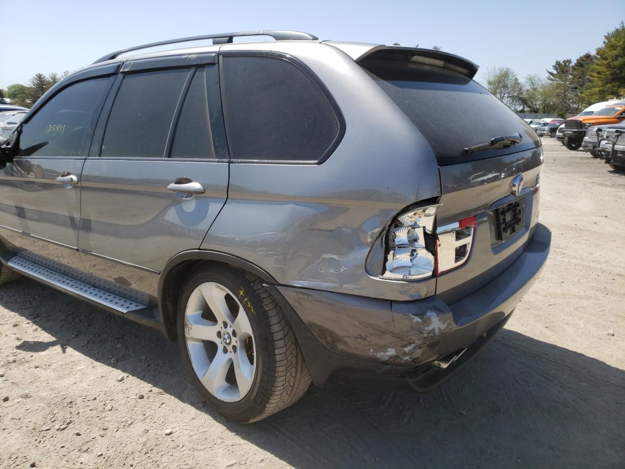Photo 9 from auction – 2004 BMW X5 4.4I with VIN 5UXFB535X4LV00310