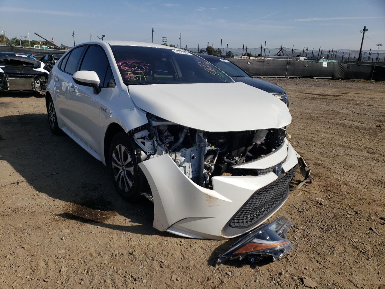 TOYOTA COROLLA LE 2021 with VIN JTDEAMDEXMJ017324 - Photo from auction