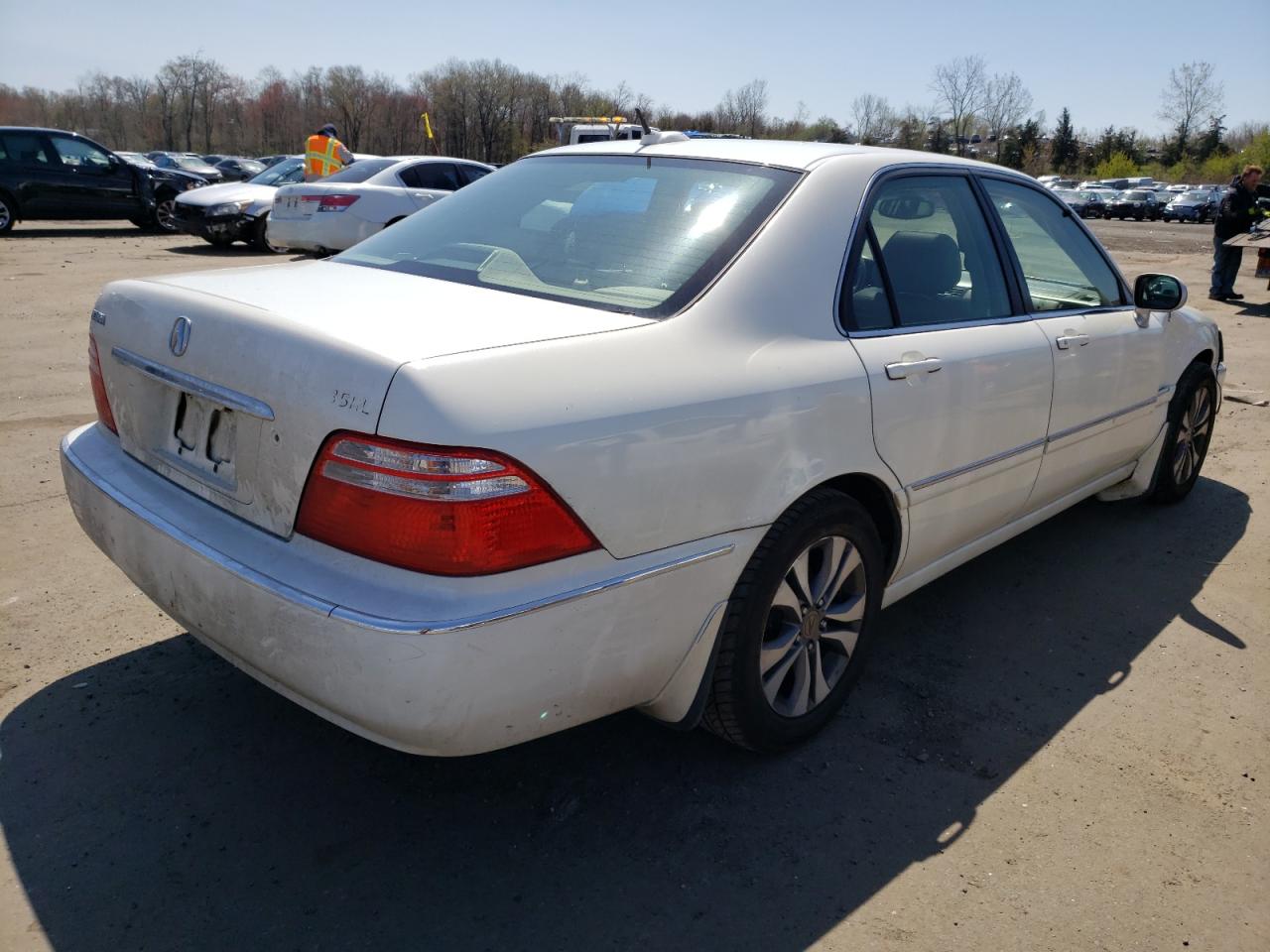 Photo 4 from auction – 2004 ACURA 3.5RL with VIN JH4KA96644C002925