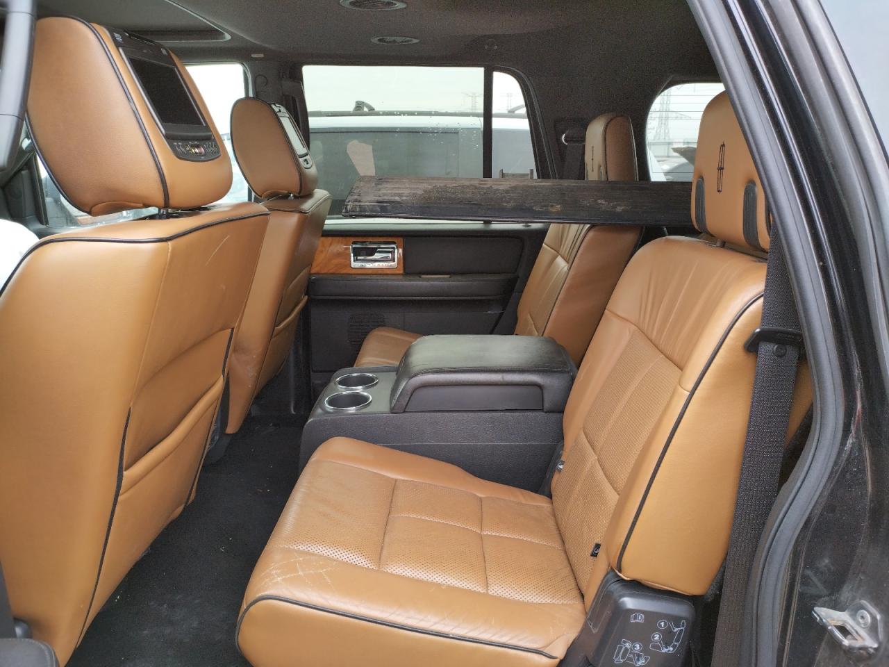 Photo 6 from auction – 2011 LINCOLN NAVIGATOR with VIN 5LMJJ3J58BEJ03422
