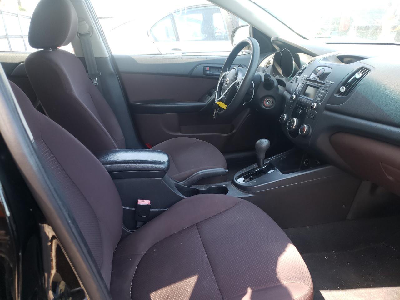Photo 5 from auction – 2010 KIA FORTE EX with VIN KNAFU4A29A5232569