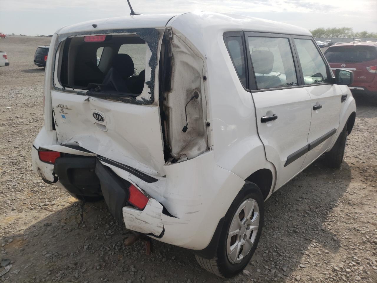 Photo 4 from auction – 2011 KIA SOUL with VIN KNDJT2A11B7262750