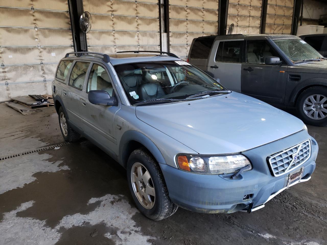 VOLVO V70 XC 2002 with VIN YV1SZ58D821071411 - Photo from auction