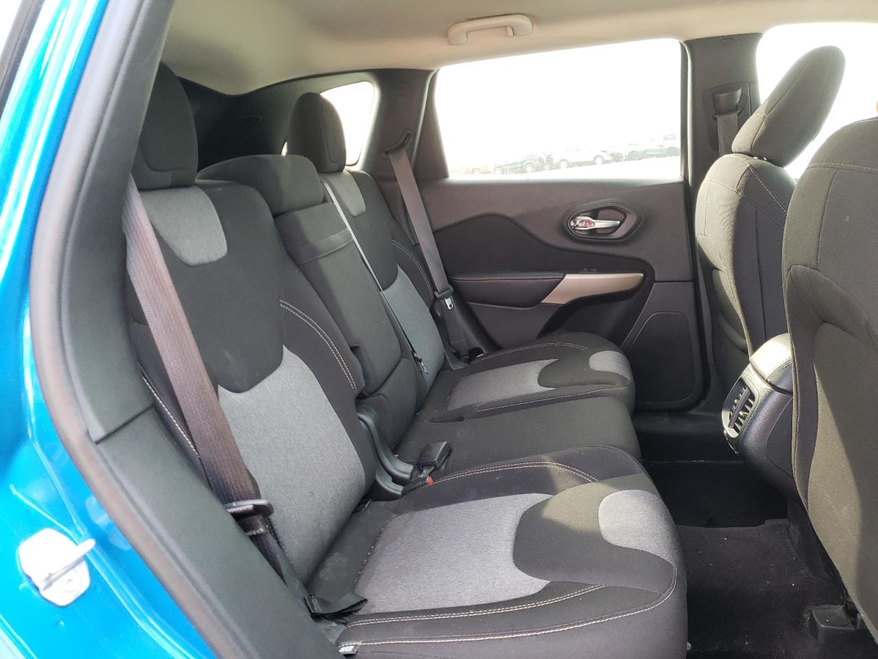 Photo 6 from auction – 2018 JEEP CHEROKEE L with VIN 1C4PJLCB7JD558769