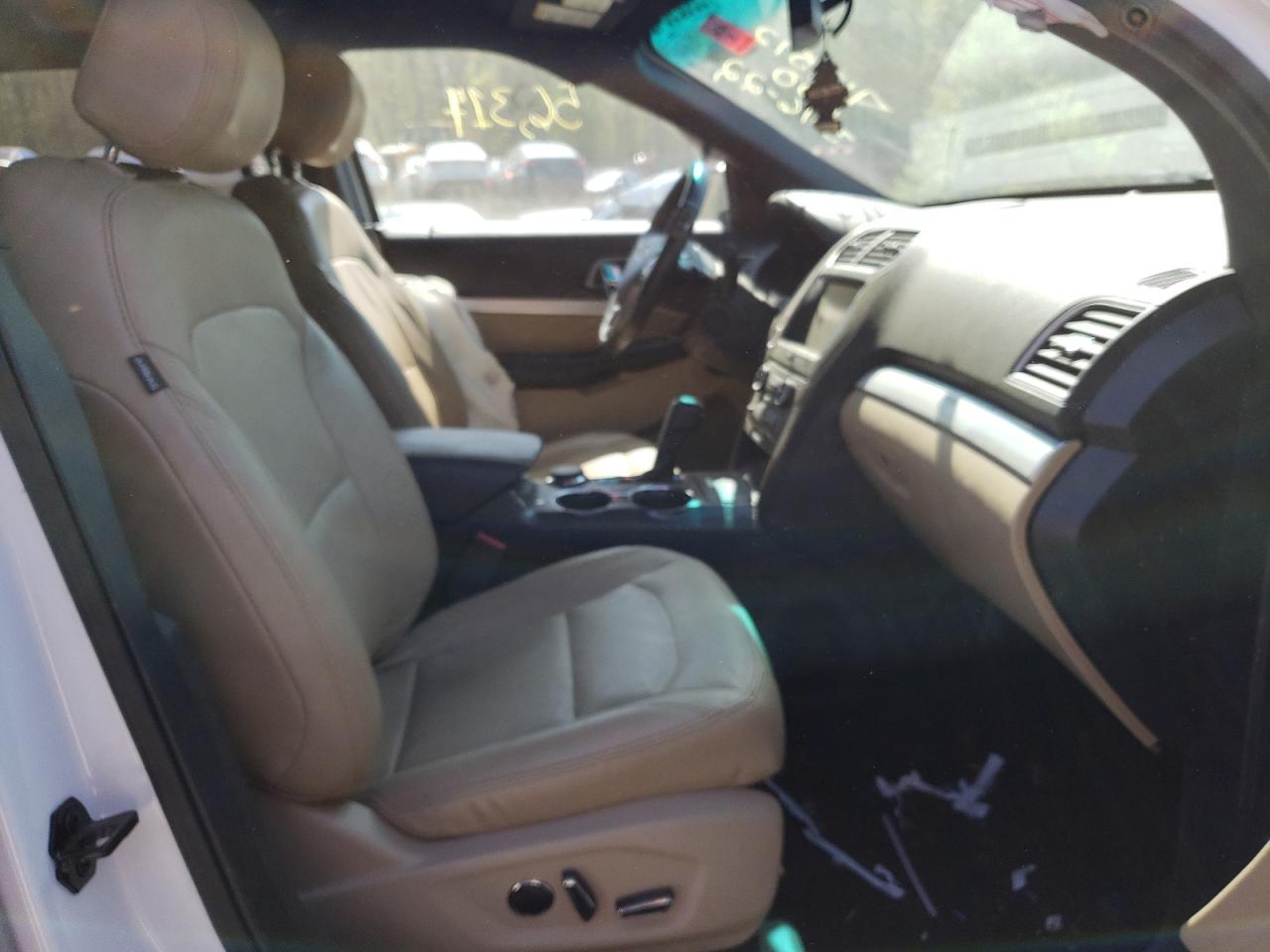 Photo 5 from auction – 2016 FORD EXPLORER X with VIN 1FM5K8DH6GGC10601