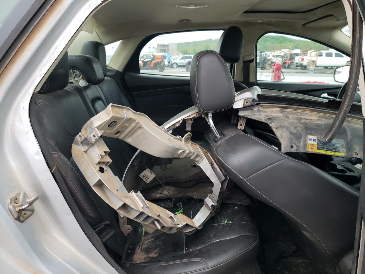 Photo 6 from auction – 2012 FORD FOCUS SEL with VIN 1FAHP3H24CL173969