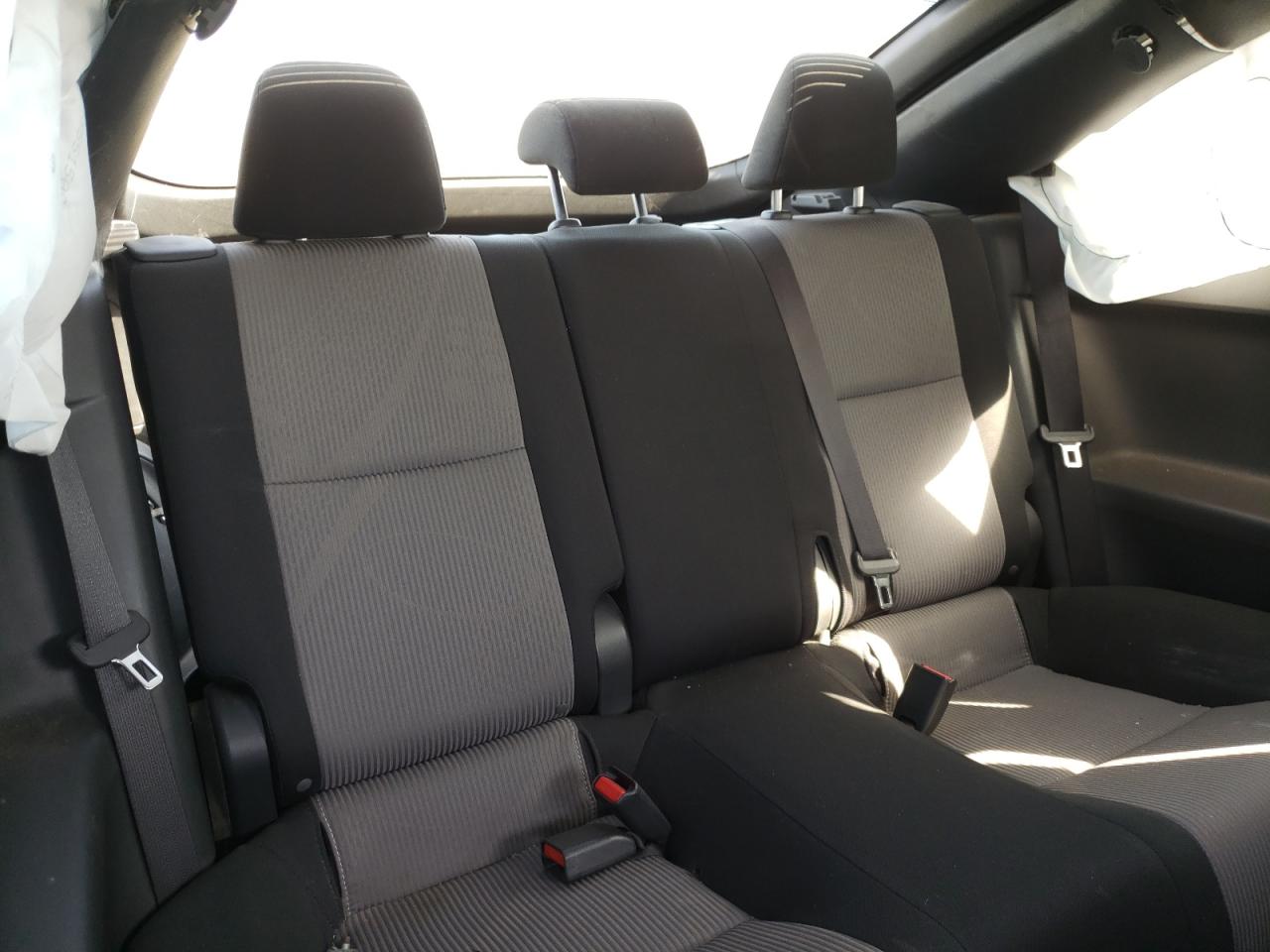 Photo 6 from auction – 2016 TOYOTA SCION TC with VIN JTKJF5C73GJ017638